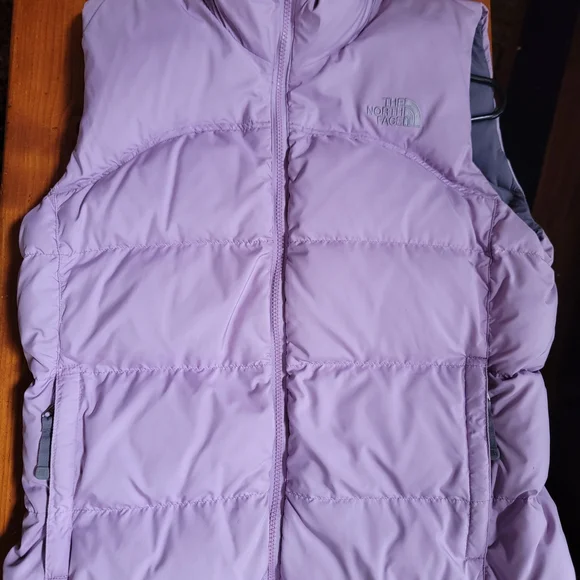 The North Face 700 Lavender Puffer Vest - Picture 1 of 2